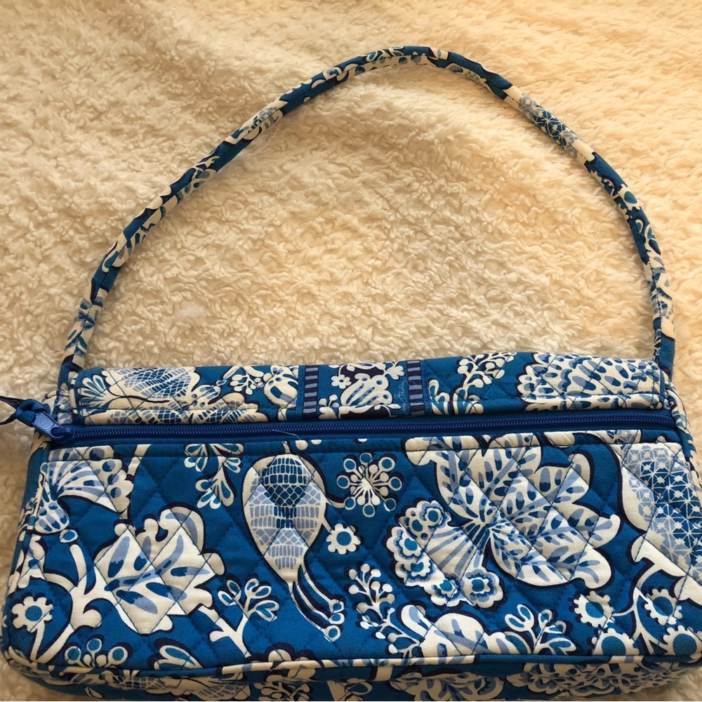 Vera Bradley Blue and White Floral Clutch/ “Just a Knot” - Picture 3 of 8